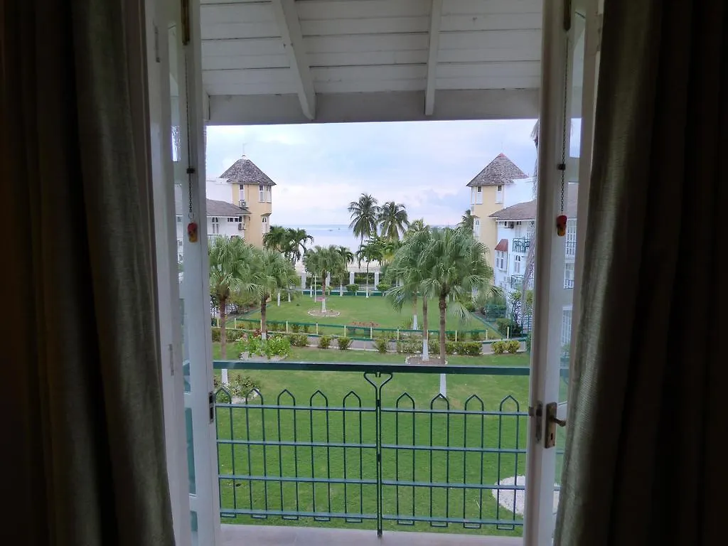 Beach One Bedroom Suite A29 Ocho Rios Apartmán